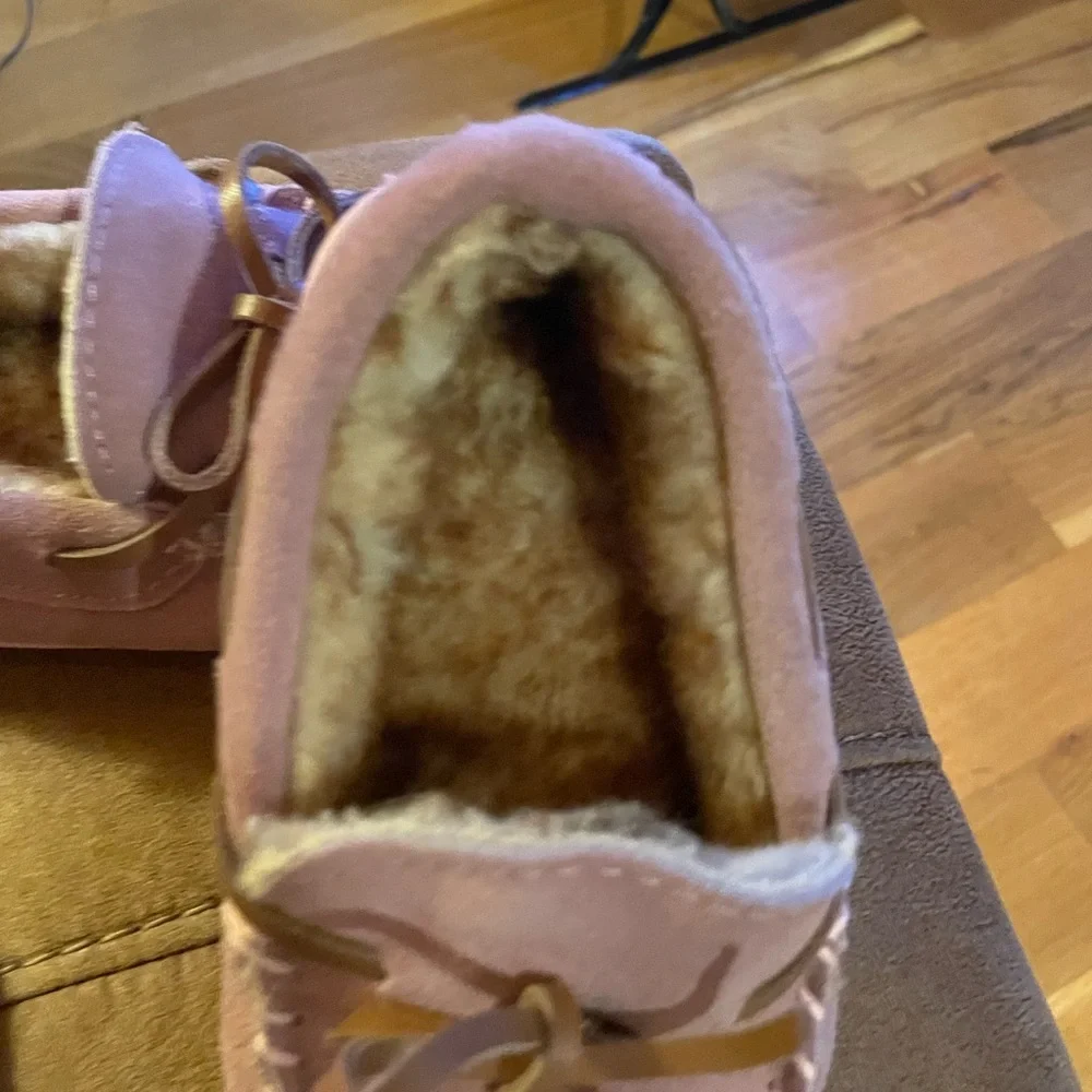 Norty pink lined slippers kids size 13 like new